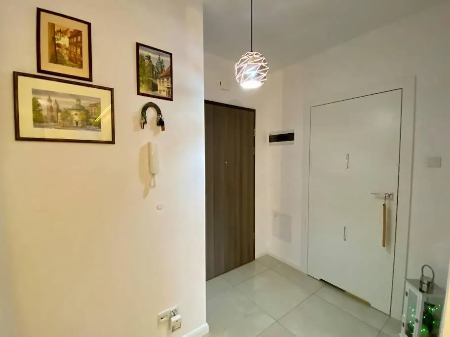 White And Bright With Riverside View And Parking Apartment Krakow