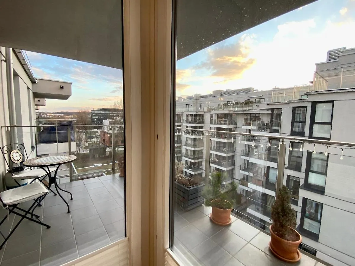 White And Bright With Riverside View And Parking Apartment Krakow