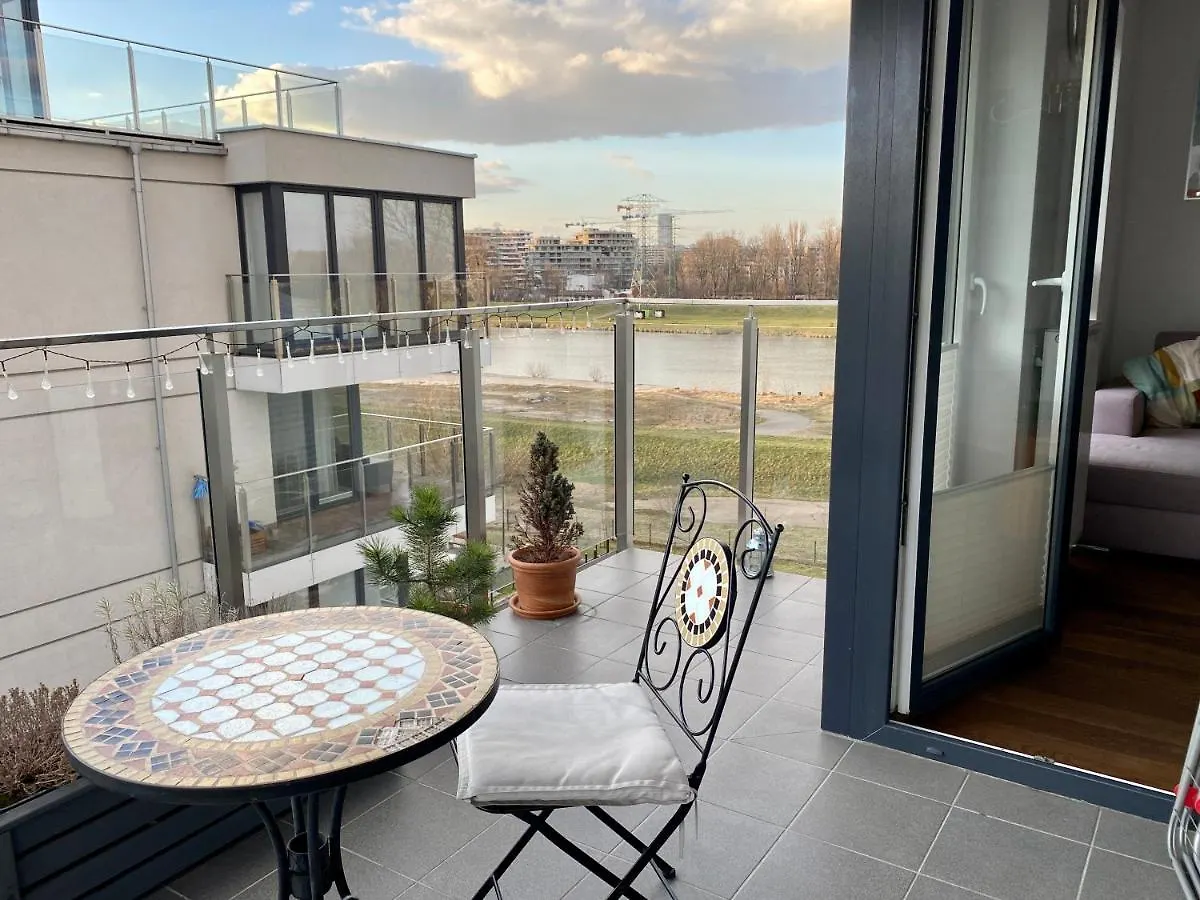 White And Bright With Riverside View And Parking Apartment Krakow