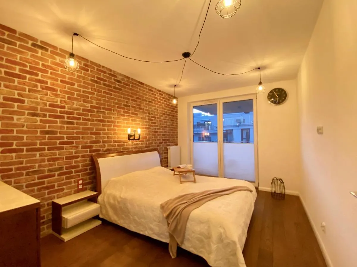 White And Bright With Riverside View And Parking Apartment Krakow 0*,  Poland